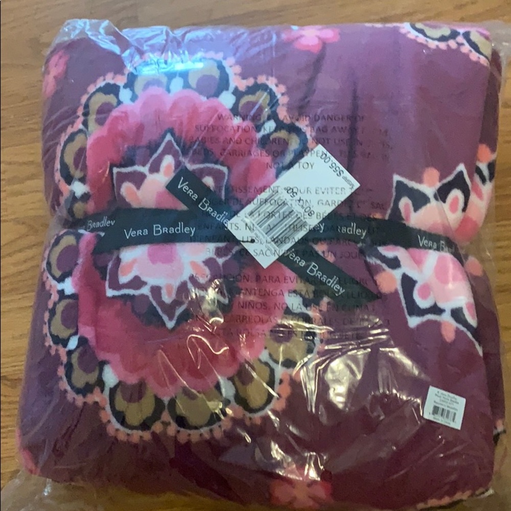 NWT Vera Bradley Plush Throw Blanket